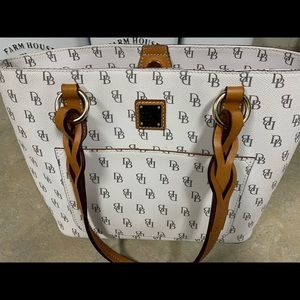 Dooney and Bourke tote
